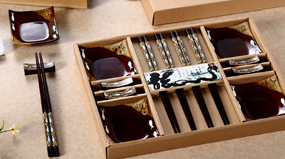 木筷子、木架、陶瓷碟子餐具套装